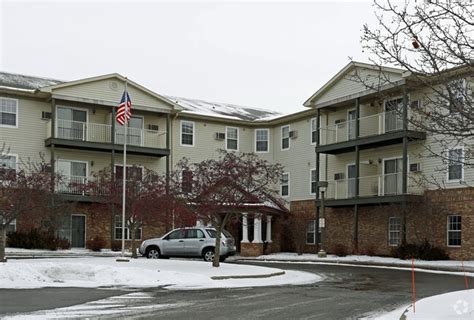 apartments downriver